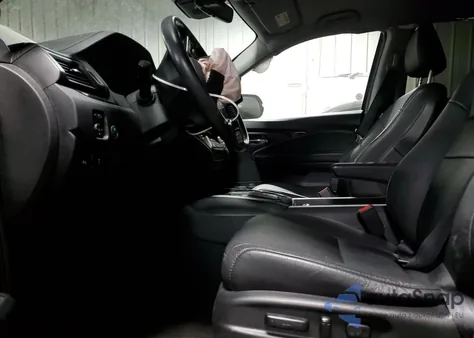 2021 Honda Pilot Touring z USA, uszkodzony, nr VIN 5FNYF6H96MB078913